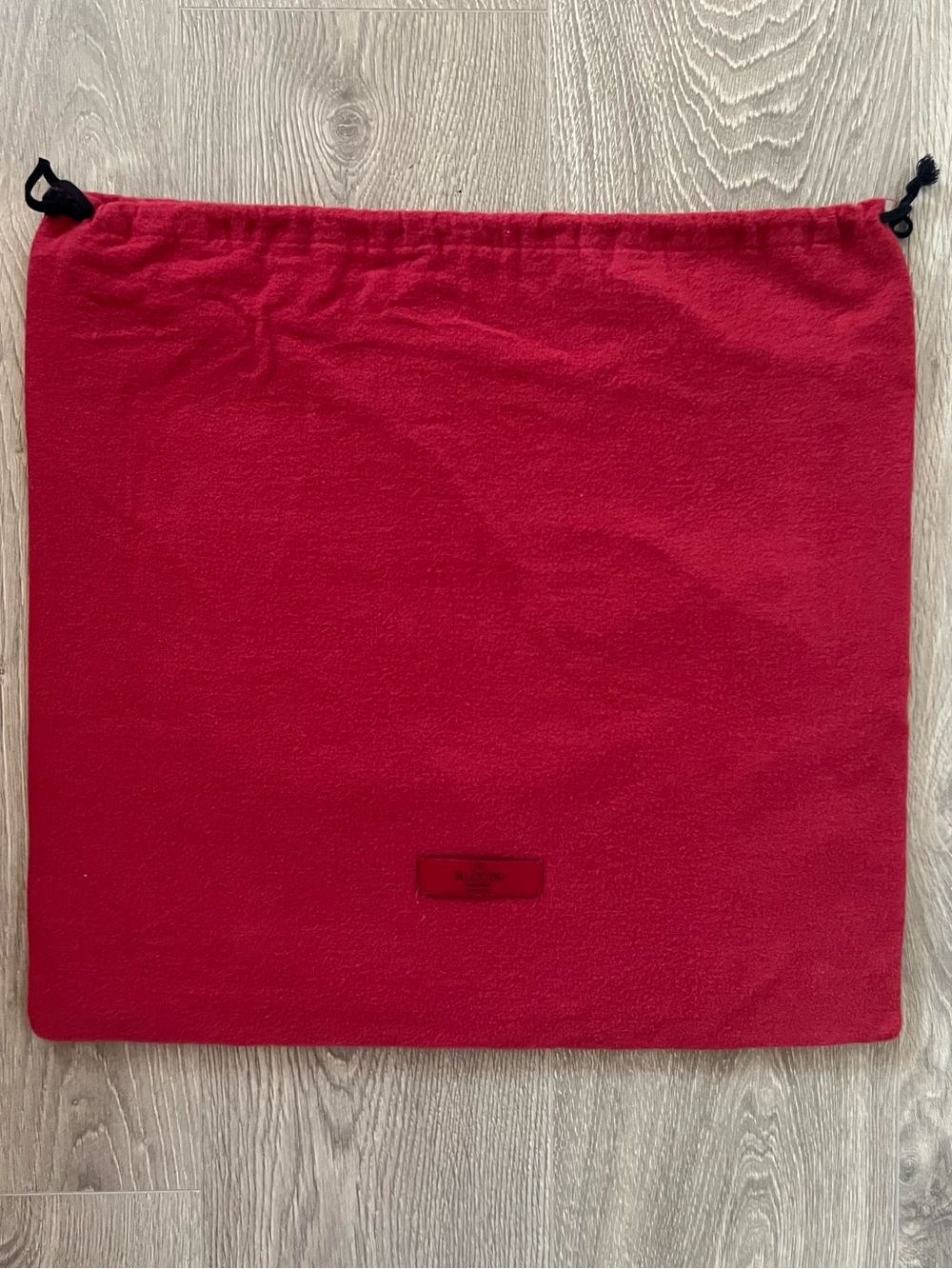 Valentino Garavani dust bag (C585)